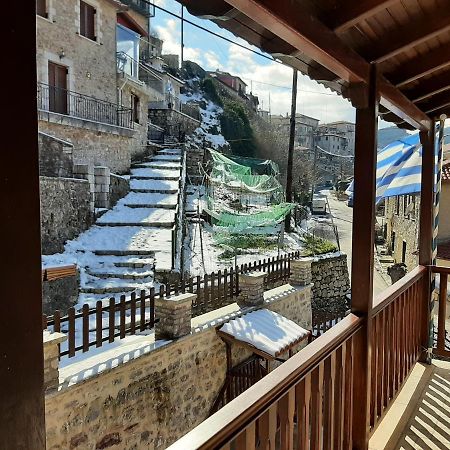 Δημητσανασ Τοποσ Νύμφη Δάφνη Leilighet Dimitsána Eksteriør bilde